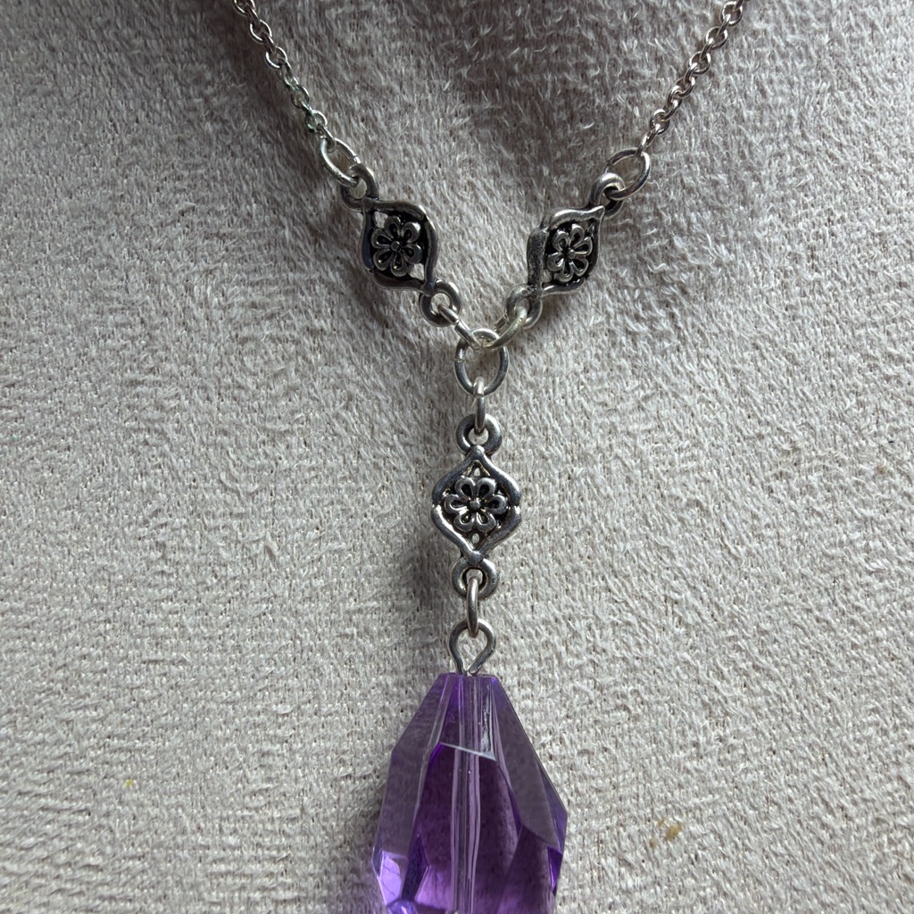 Silver-Tone Necklace With Purple Faceted Crystal Pendant Eb#1